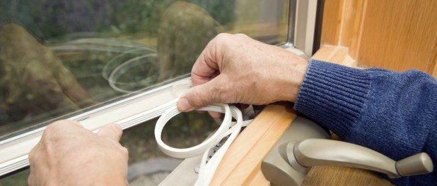 Aislar ventanas para hacer la calfaccion mas eficiente y no pasar frio
