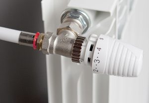 Hoy analizaremos las válvulas termostáticas, su importancia en los radiadores
