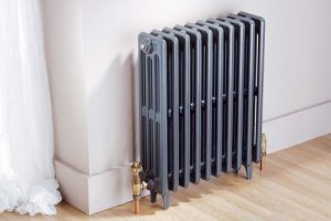 Los radiadores de baja temperatura cuentan con una batería de intercambio de cobre con un interior de aletas de aluminio y exteriormente están recubiertos con chapa plana
