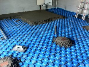 El aislamiento térmico del sistema, es la base para evitar accidentes que lamentar, es imprescindible y muy importante en cualquier instalación de calefacción de suelo radiante